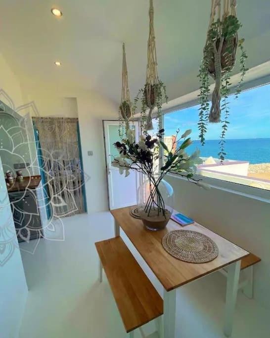 Beach Front Apartment Gibraltar Exterior photo
